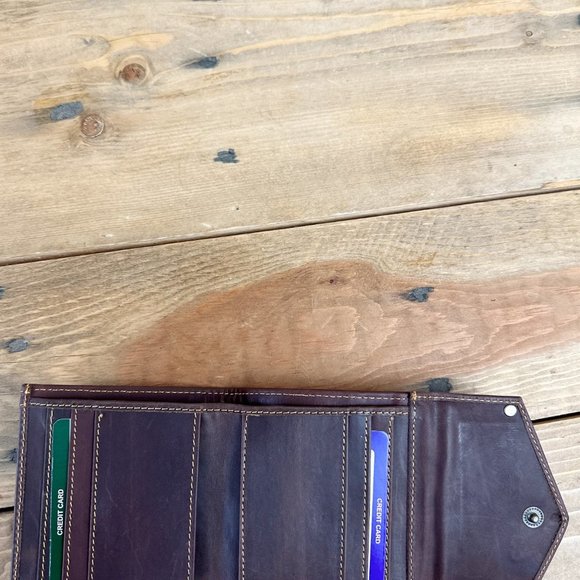 Vaan & Co RFID Foldover wallet Recycled Leather NWT - Picture 3 of 6